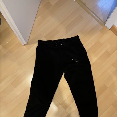 black sweatpants