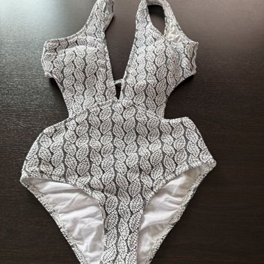 Swimsuit with back cut-out