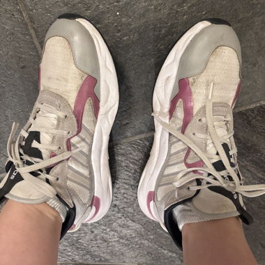 Adidas Sneakers