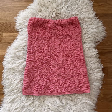 Top bandeau rosa con volant (anni 2000) 