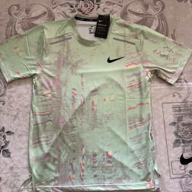 Nike Breathe Sports T-Shirt