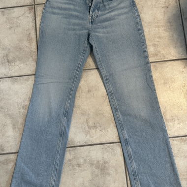 H&M 90's Straight High-Waist Jeans