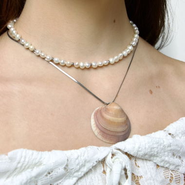 Shell necklace