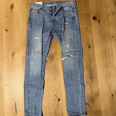Jeans Abercrombie and Fitch con strappi