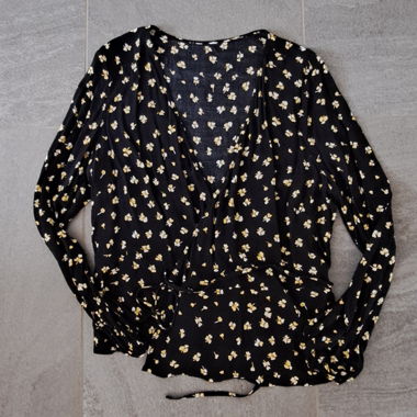 Bluse mit Wickelverschluss