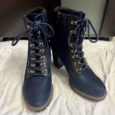 Bottes à talons hauts