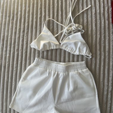 Completo con pantaloncini