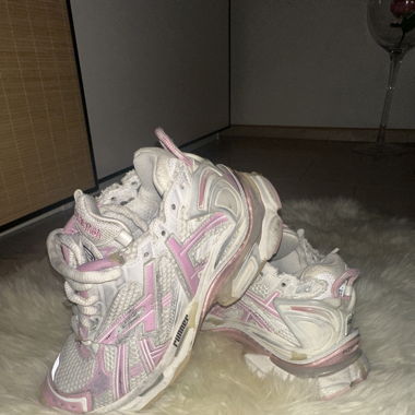 Balenciaga Runner size 36