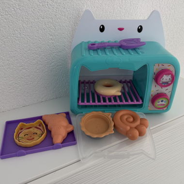 Cat Kids Play Oven