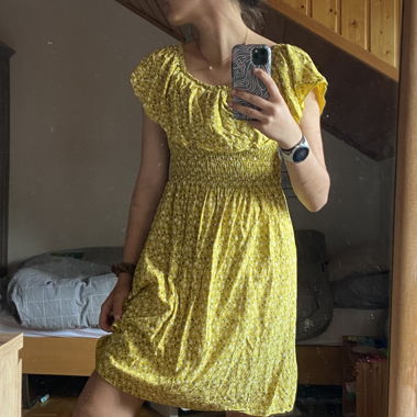 Robe fleurie jaune