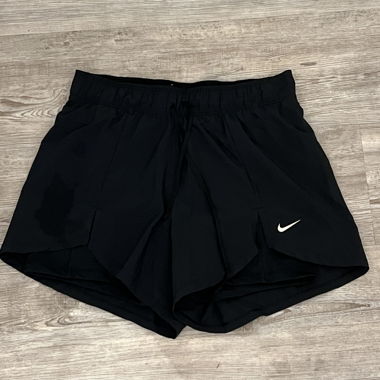 Schwarze Sporthosen mit Untershorts