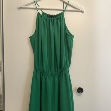 Grünes Sommerkleid