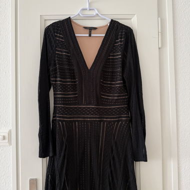 Abito nero BCBGMAXAZRIA a maniche lunghe