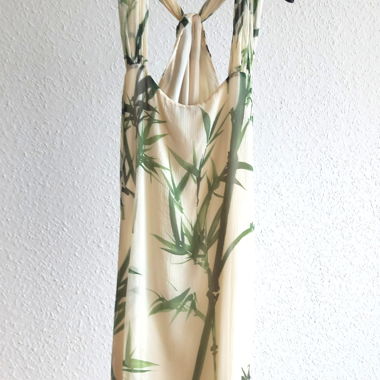 Massimo Dutti Kleid aus reinem Seidenstoff mit Blumenmuster und Neckholder