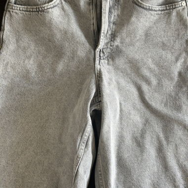 Graue Jeansshorts aus Stonewashed-Denim