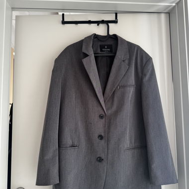 Grauer Stradivarius-Blazer