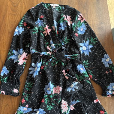 Robe portefeuille à motif floral & volants de petites