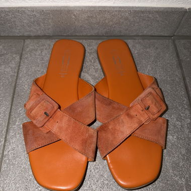 Orange Leder-Sandalen Gr. 39