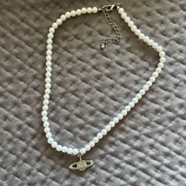 Collier de perles avec pendentif