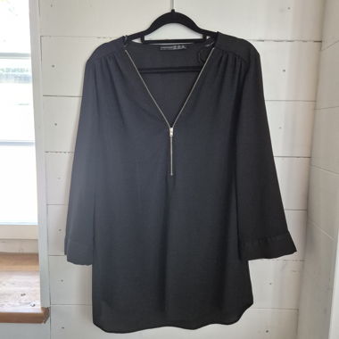 Balck shirt with zipper