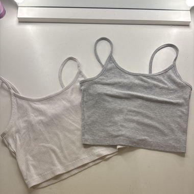 2 crop Tops mit Träger
