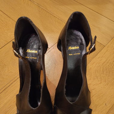 Sandalen mit Absatz