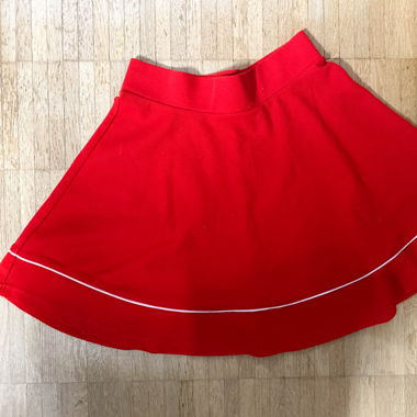 Roter Tennis Rock