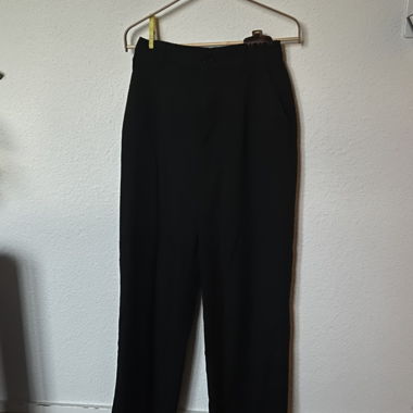 black pants 