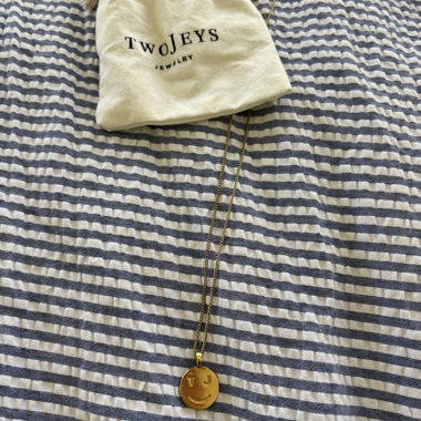Collana dorata TJ