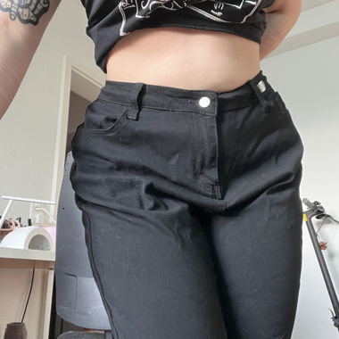 Lightweight black jeans