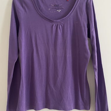 Lila Langarmshirt Gr. M