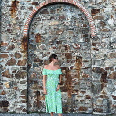 Vestito midi verde scollato con stampa