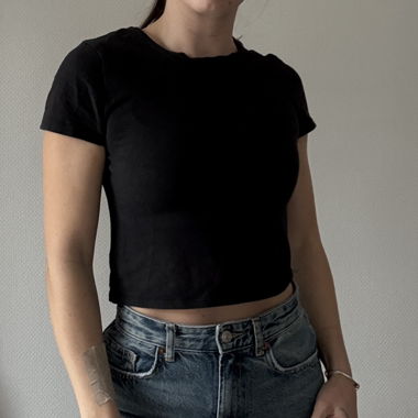 Black Abercrombie crop tshirt
