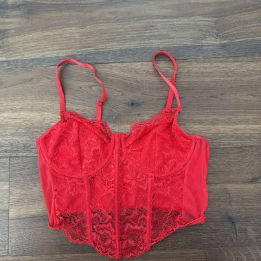 Top corsetto in pizzo rosso