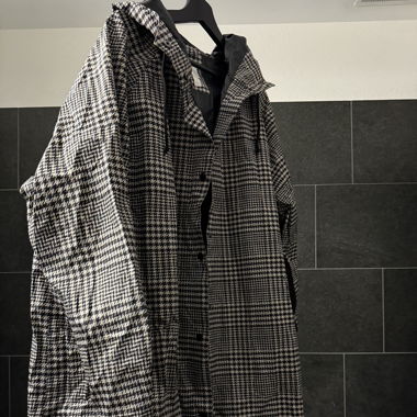 Rain coat “chequered” look
