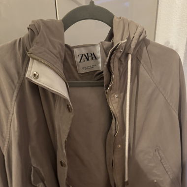 Zara Jacke