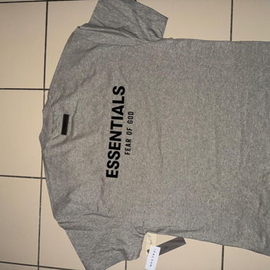 T-Shirt Essentials grau