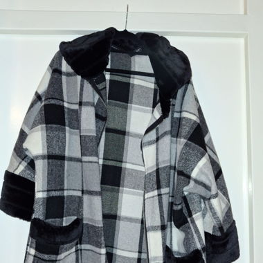Karierte Jacke
