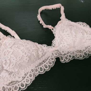Soutien-gorge en dentelle rose