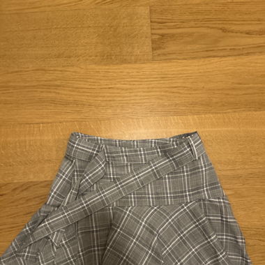 Grey skirt