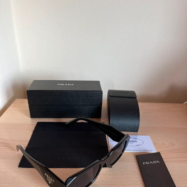 Sonnenbrille / Etui Unisex Prada 