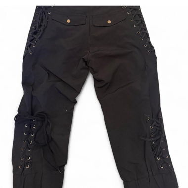 Pantaloni capri neri Y2K con lacci