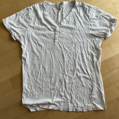 T-shirt mit knöpfen 