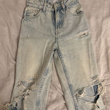 Bershka Destroyed Jeans Gr. 32