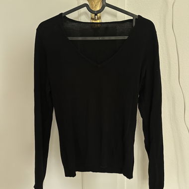 maglione nero basic