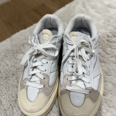 New Balance Sneaker