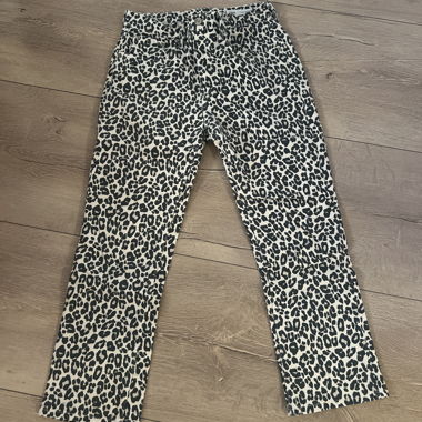 Jeans con stampa leopardata