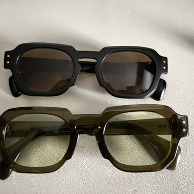 2 sunglasses green and black 