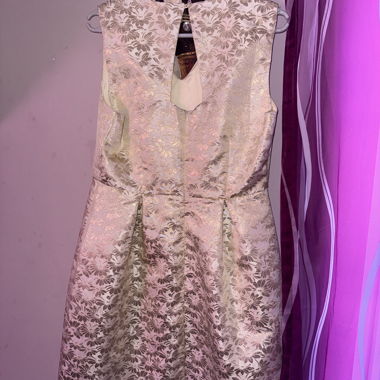 Robe jacquard couleur crème à motif floral