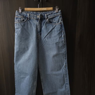 Monki High-Waisted Mom Jeans – Size 29 (App.EU 38)